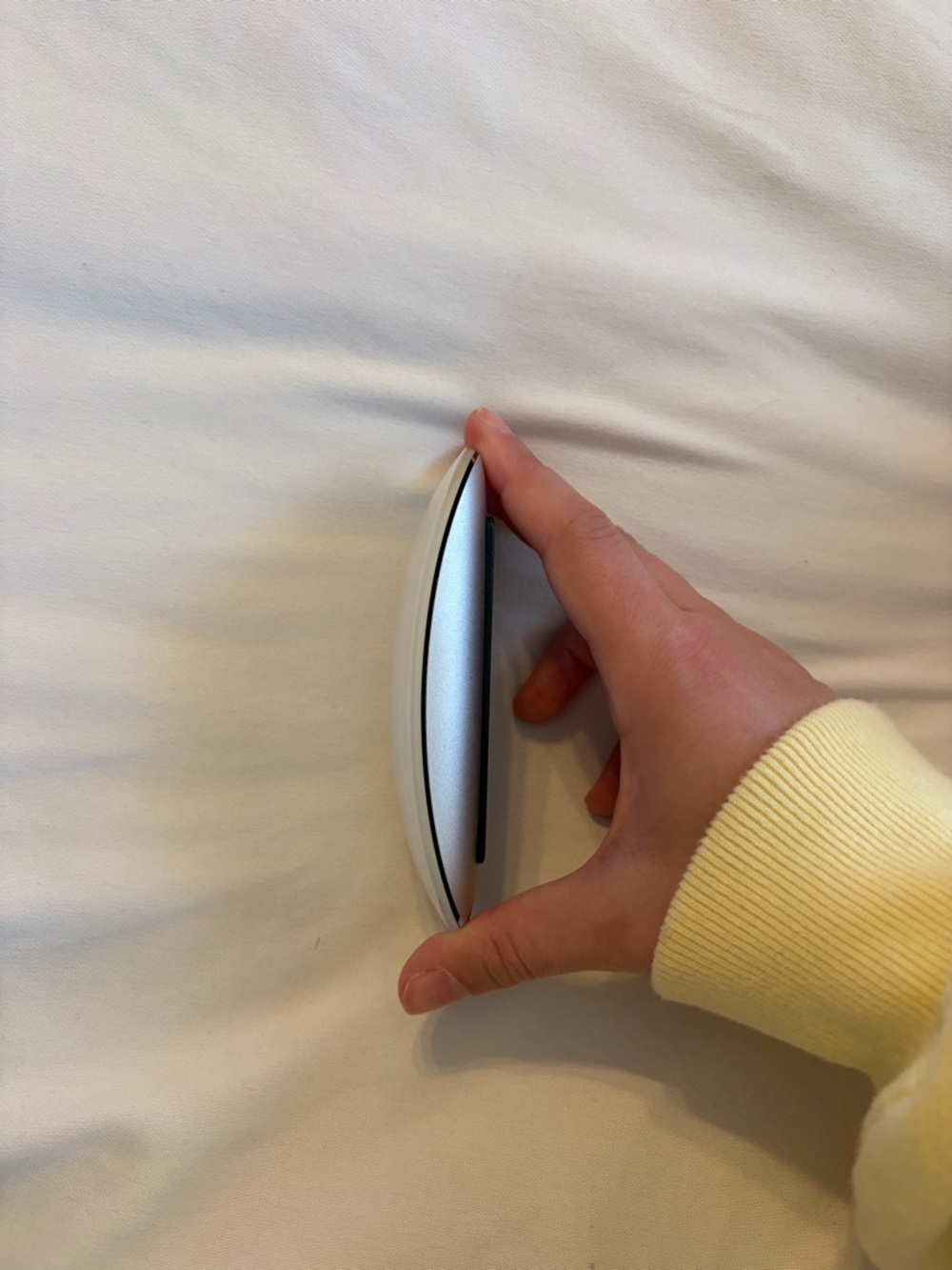 Apple Magic Wireless Mouse - Picture 3 of 4